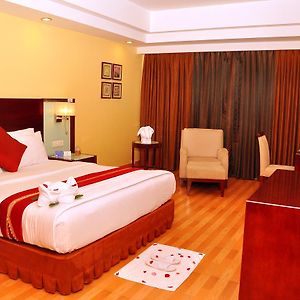 Deluxe Double Room Drop to Sipcot IT Park